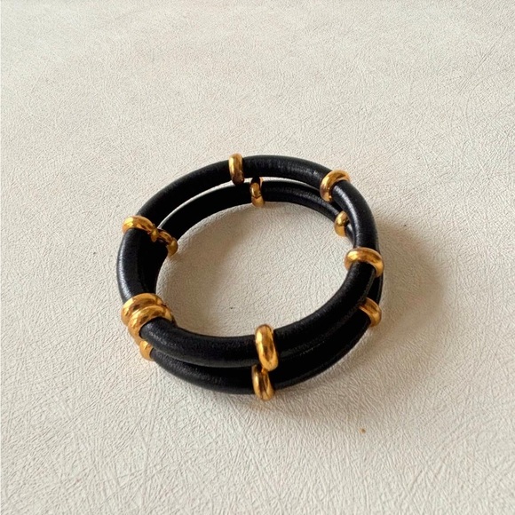 Vintage cuff bracelet CHANEL by Karl Lagerfeld - Picture 5 of 13